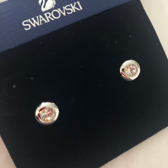 SWAROVSKI STUDS 💎 - Picture 4 of 5